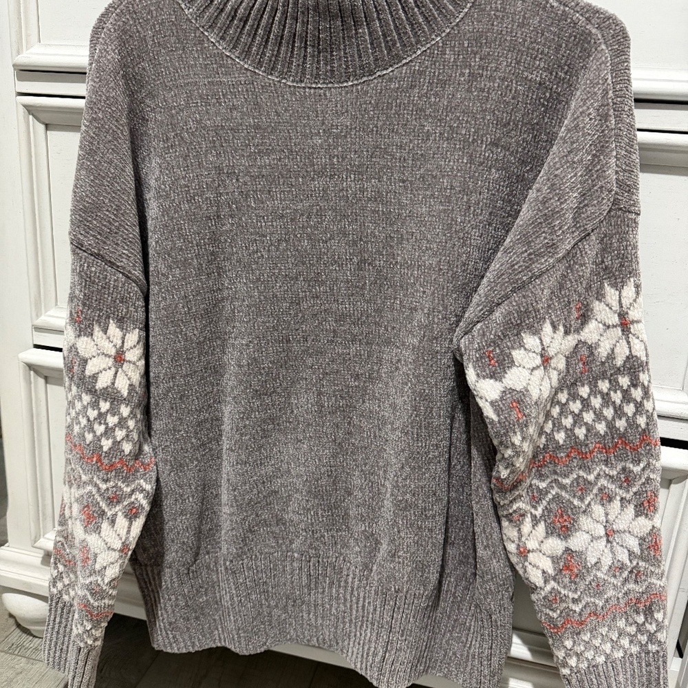 Sweater - Picture 4 of 4